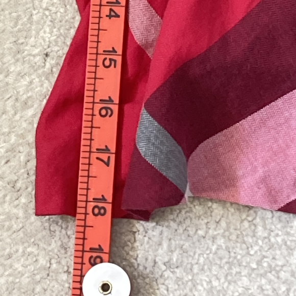 Pre-Loved Burberry Girl's Children's Skirt - Size 14Y - Timeless Elegance - Picture 11 of 11